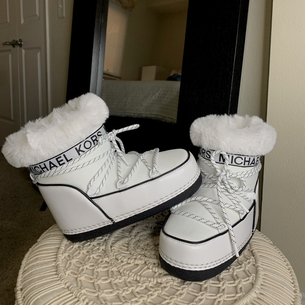 Michael Kors Zelda Snow Boot White
